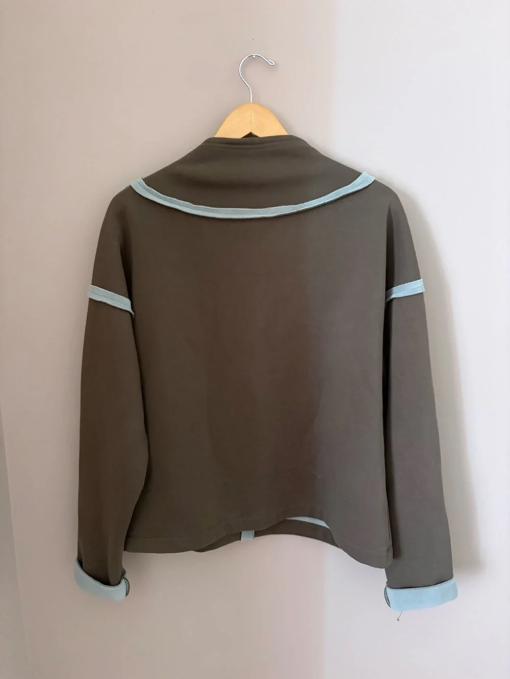 Olive Green Contrast-Trim Snap Pullover Size Medium - Picture 4 of 4